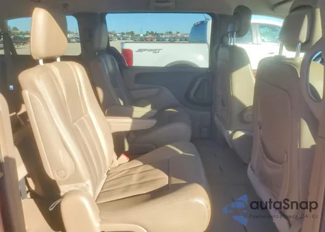 2016 Chrysler Town & Country Touring z USA, uszkodzony, nr VIN 2C4RC1BG6GR238174